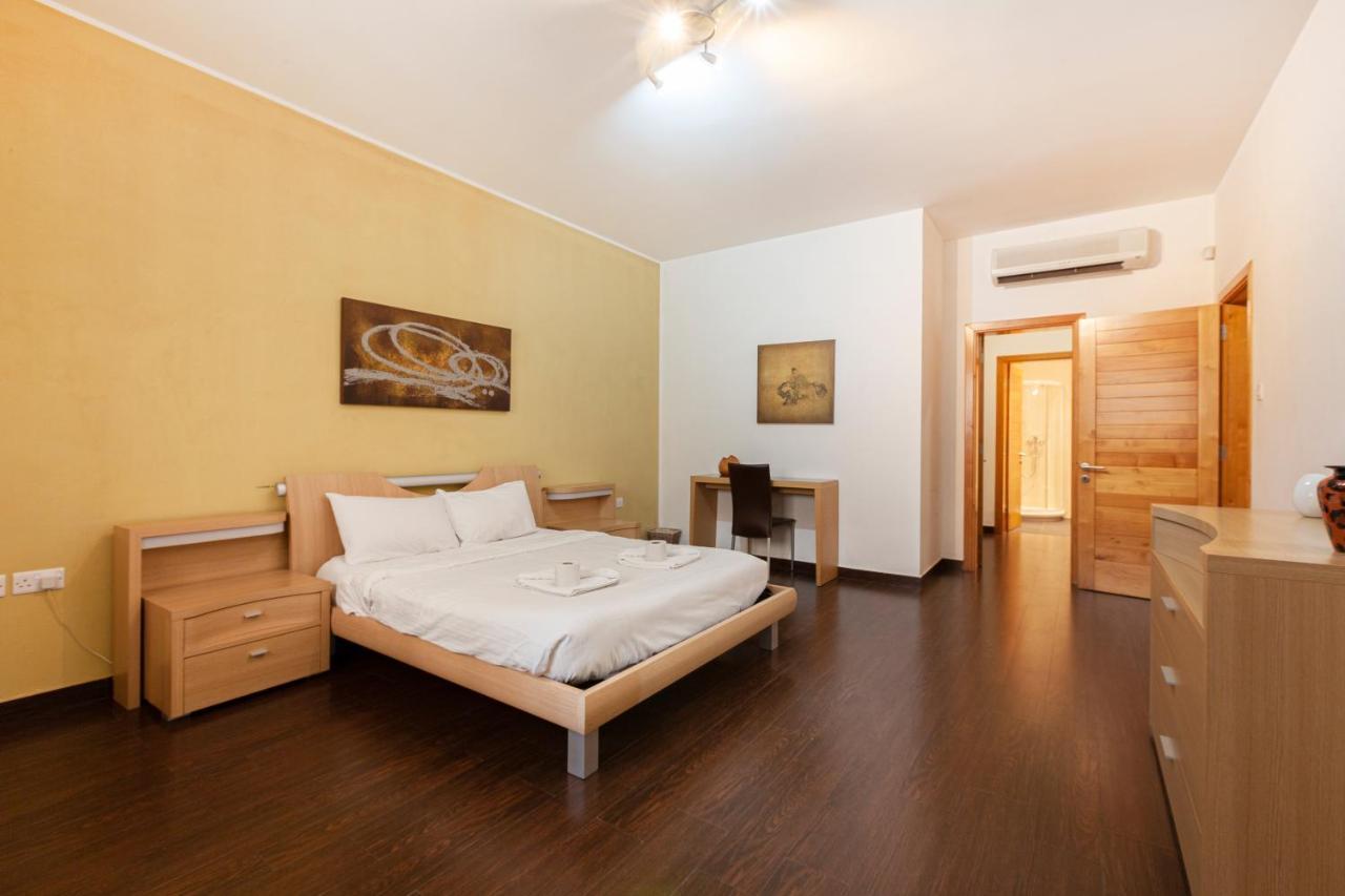 Spacious Seafront Apt With Living, Sofa, Wifi & Ac By 360 Estates Sliema Eksteriør bilde
