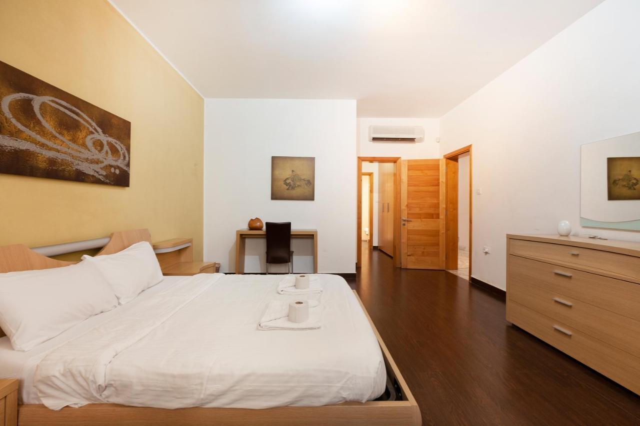 Spacious Seafront Apt With Living, Sofa, Wifi & Ac By 360 Estates Sliema Eksteriør bilde